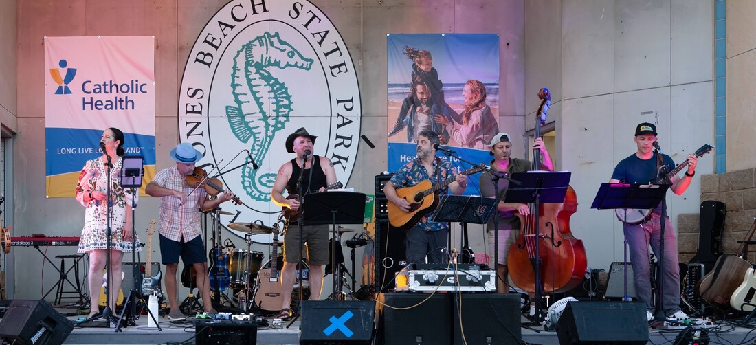 Sea Cliff Porch Pickers at the Jones Beach bandshell